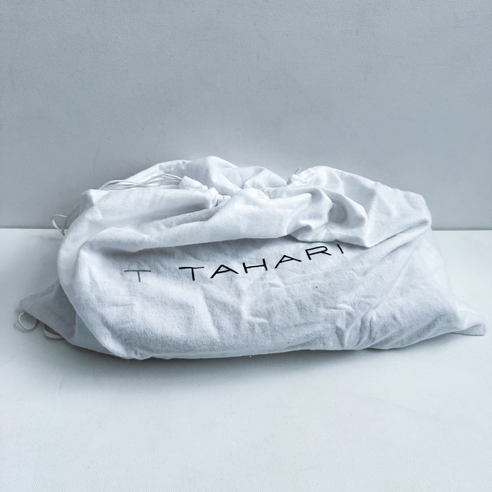 T Tahari Tan Leather Drawstring Hobo Bucket Bag With Dust Bag - Picture 10 of 10